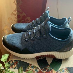 Sketchers slip on sneakers